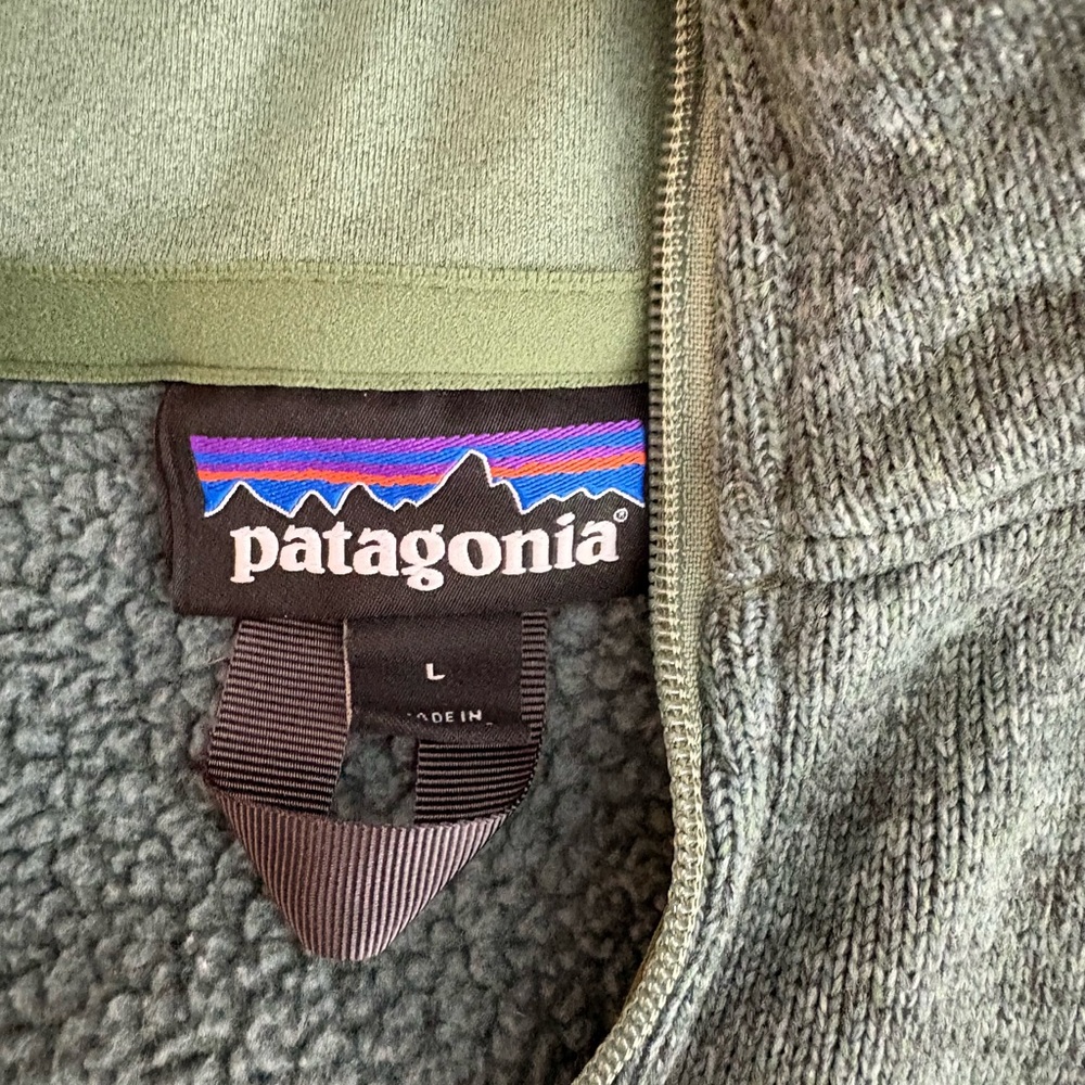Patagonia Women’s Sage Green Quarter Zip Fleece Pullover - Picture 8 of 8
